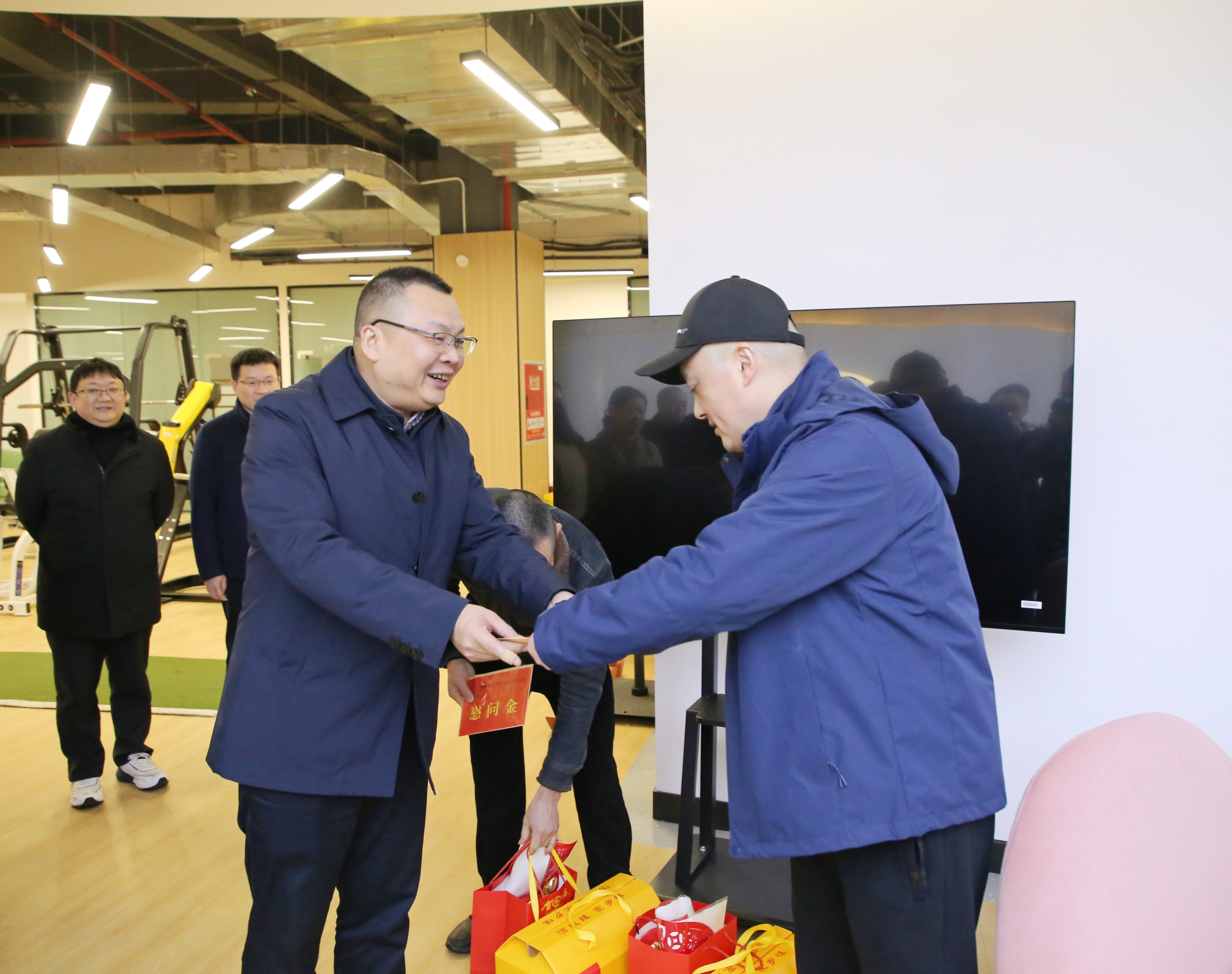 市國資委黨委副書記、主任杜磊一行到西南醫(yī)投集團開展新春慰問及參觀調(diào)研