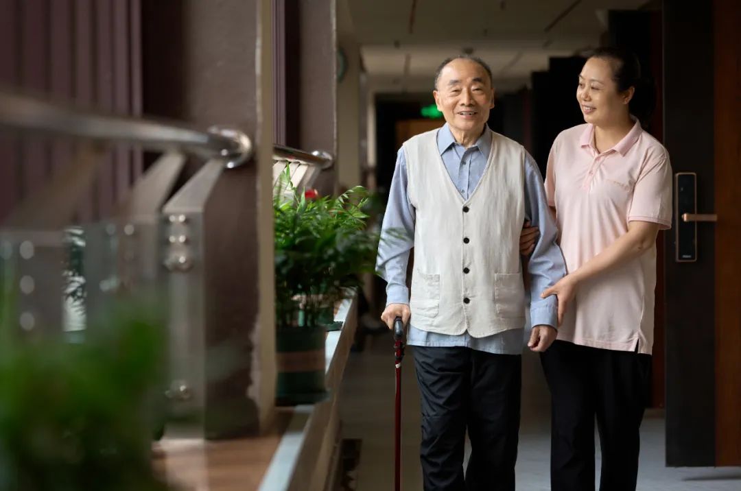 巾幗芳華映初心 柔肩擔(dān)當(dāng)綻風(fēng)采——西南醫(yī)投集團(tuán)致敬最美“她力量”書寫健康產(chǎn)業(yè)新篇章